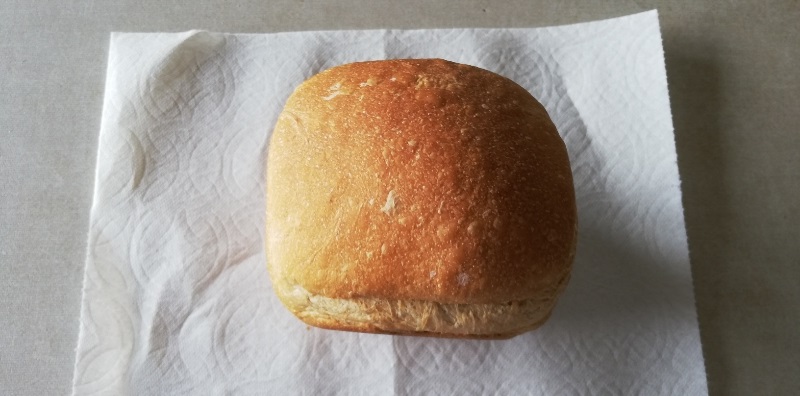 全粒粉100％パンの高さは多少は低い気がするが、低くはない