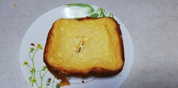 チーズケーキをパンケースから出しました。